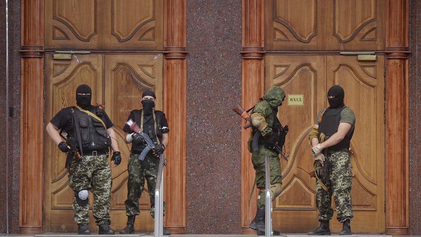 Militanti filorussi a Donetsk