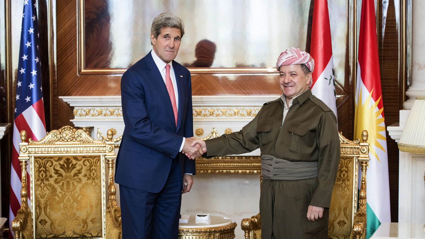 Stretta di mano tra John Kerry e Massoud Barzani