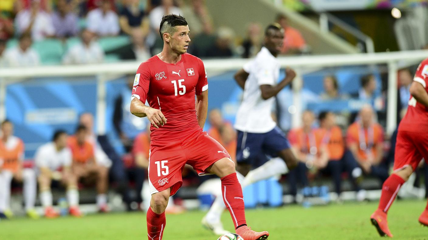 Il no. 15 rossocrociato contro la Francia