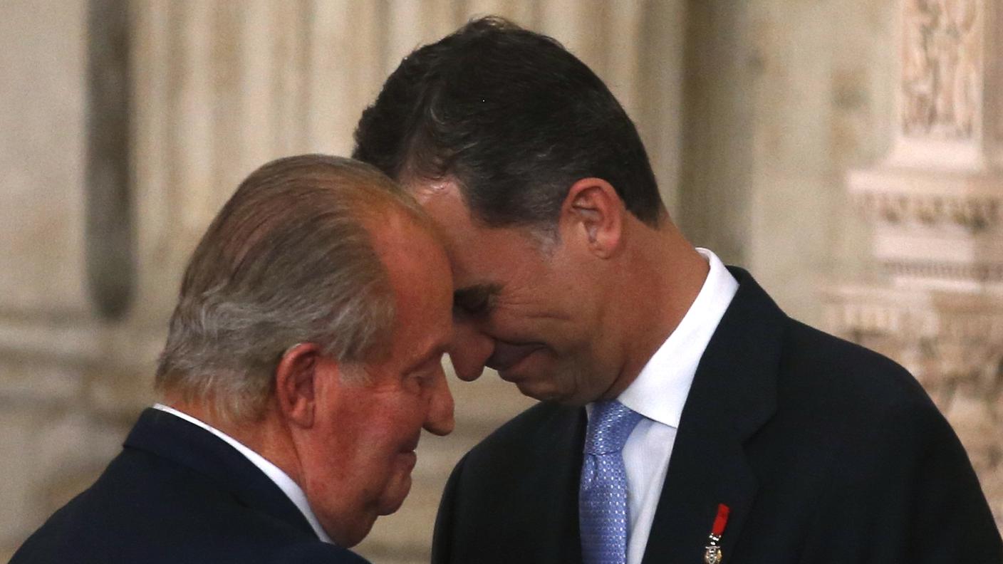 Juan Carlos I ha abdicato cedendo il trono al figlio Felipe