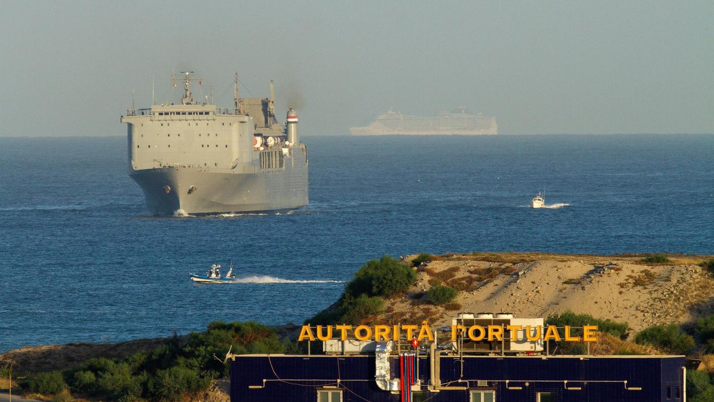 La Cape Ray giunge al porto di Gioia Tauro