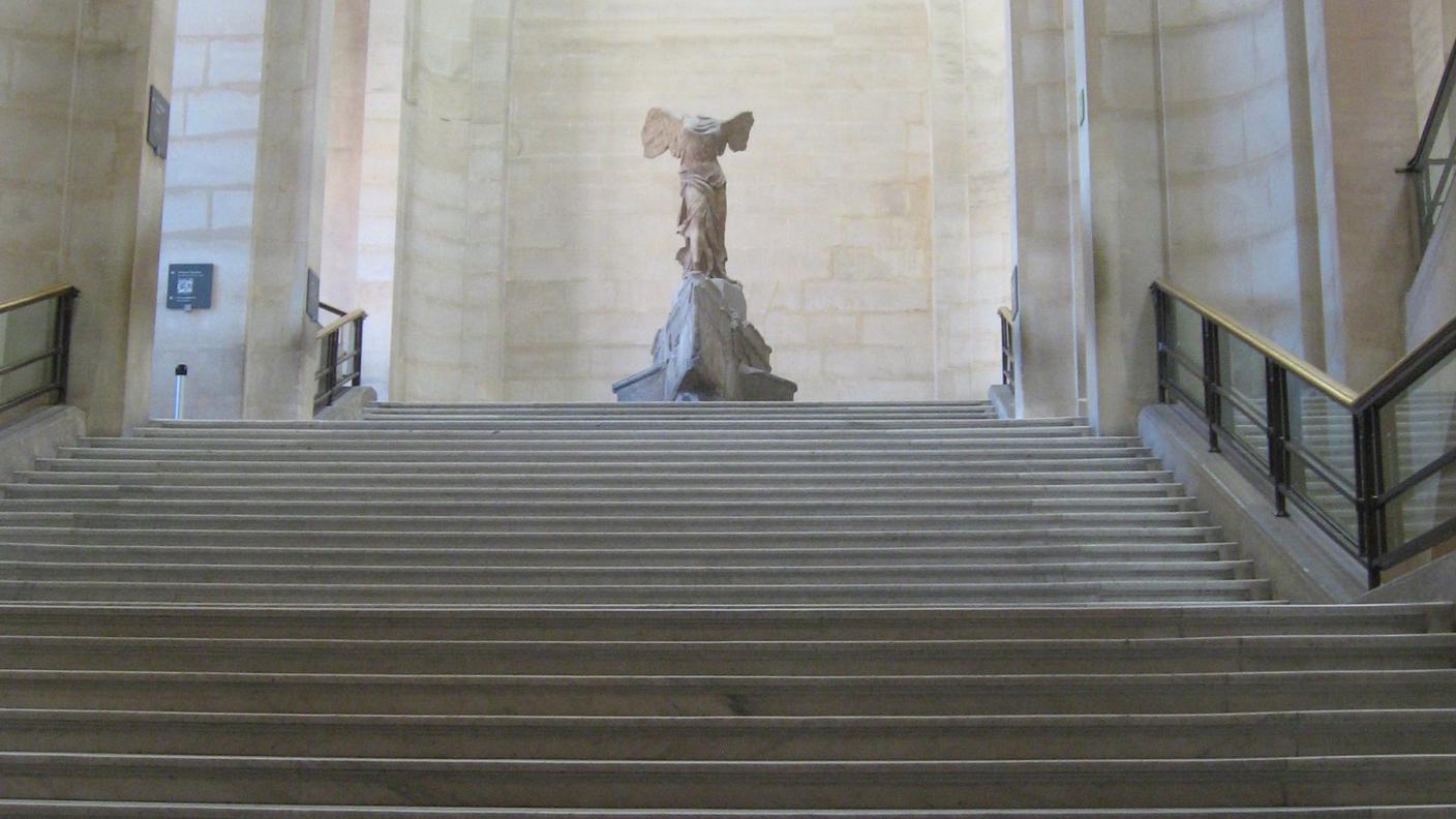 La vittoria alata louvre shop