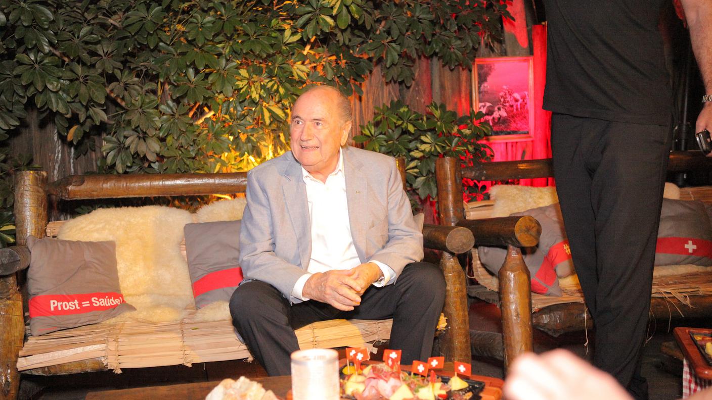 Sepp Blatter era ovviamente il benvenuto a Casa Svizzera (foto DFAE).jpg