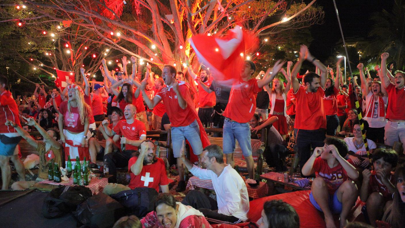 Esplode l'entusiasmo dopo la vittoria contro l'Honduras (foto DFAE).jpg