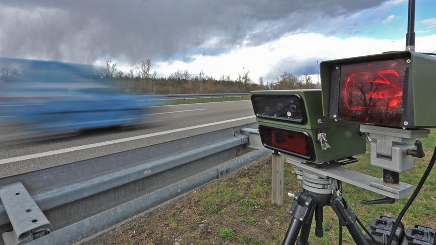 Un automobilista andava a 146 km/h