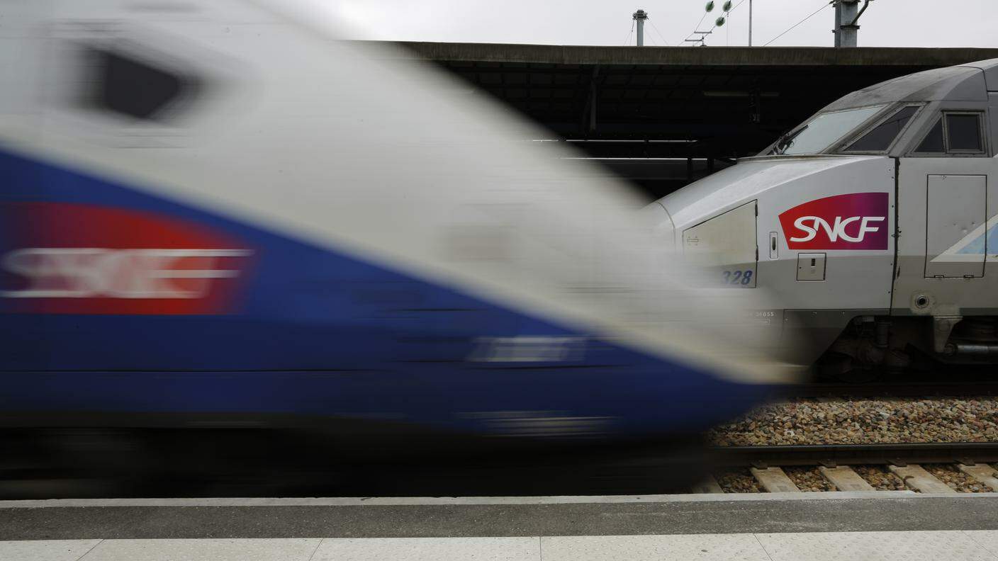 Un treno ad alta velocità francese (TGV)