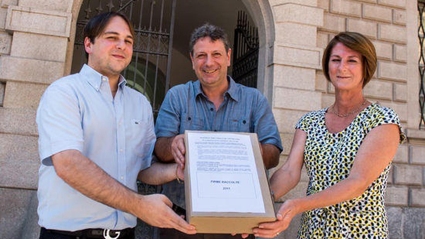 I promotori davanti alla sede del Governo