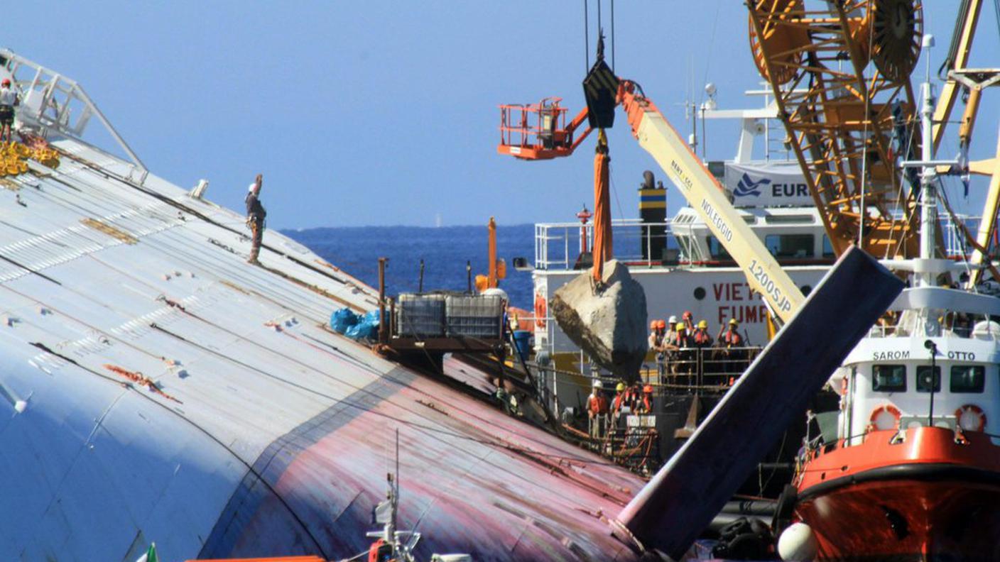 Iniziato l'ultimo viaggio della Costa Concordia