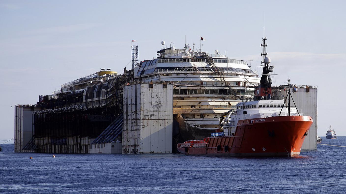 Iniziato l'ultimo viaggio della Costa Concordia