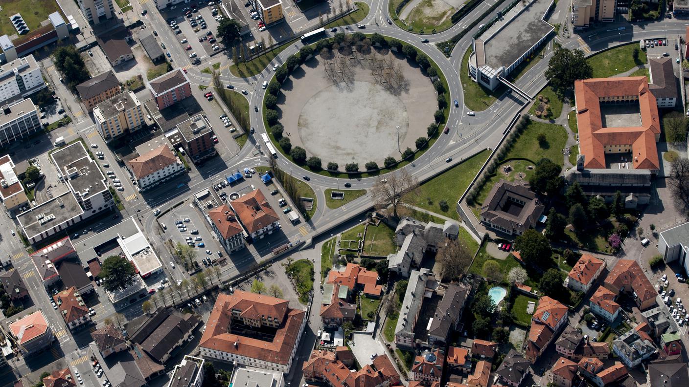 Rotonda e giardini aspettano di prendere vita 