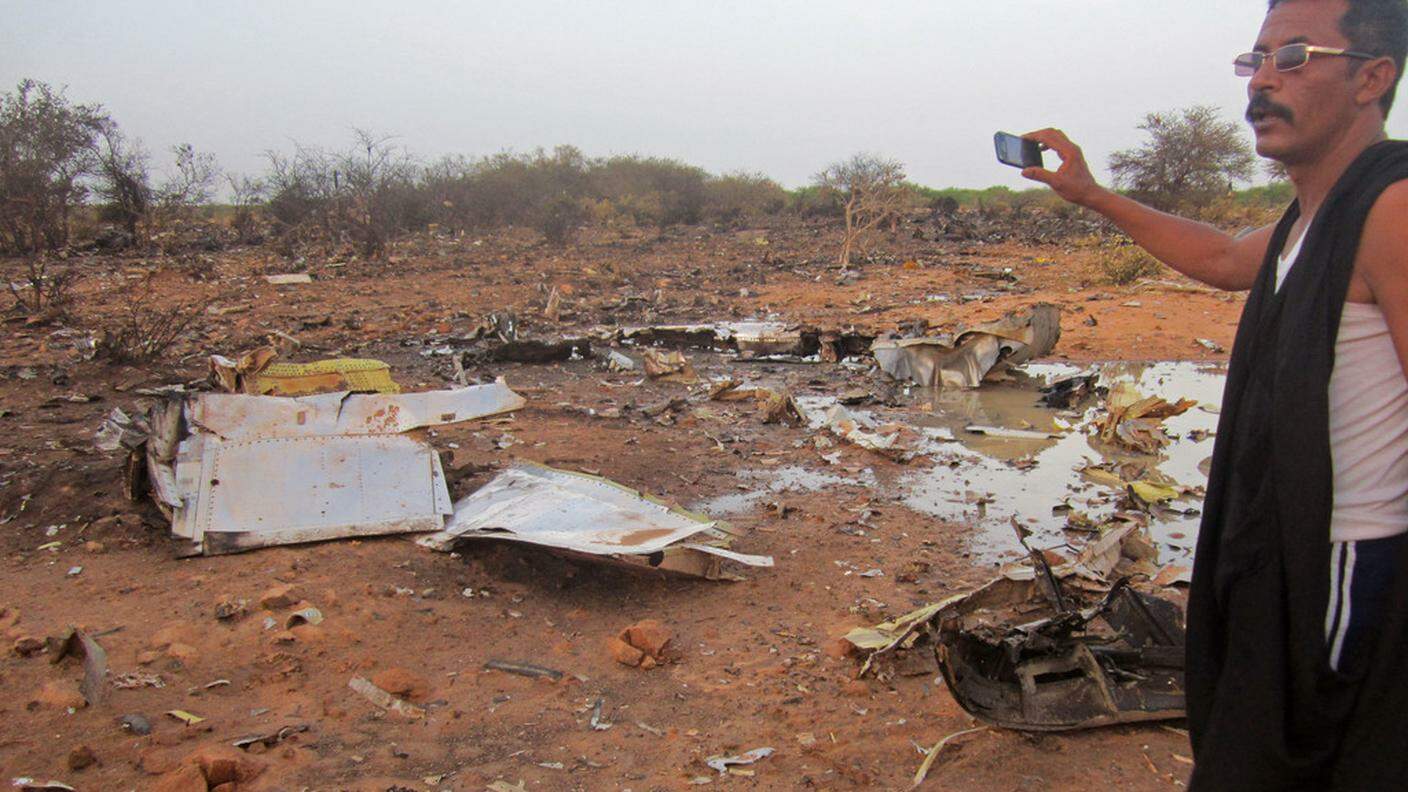 I rottami del volo precipitato giovedì nel Mali