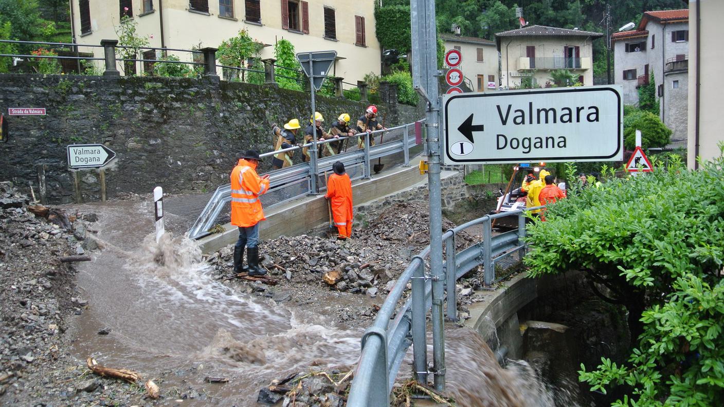 I pompieri al lavoro