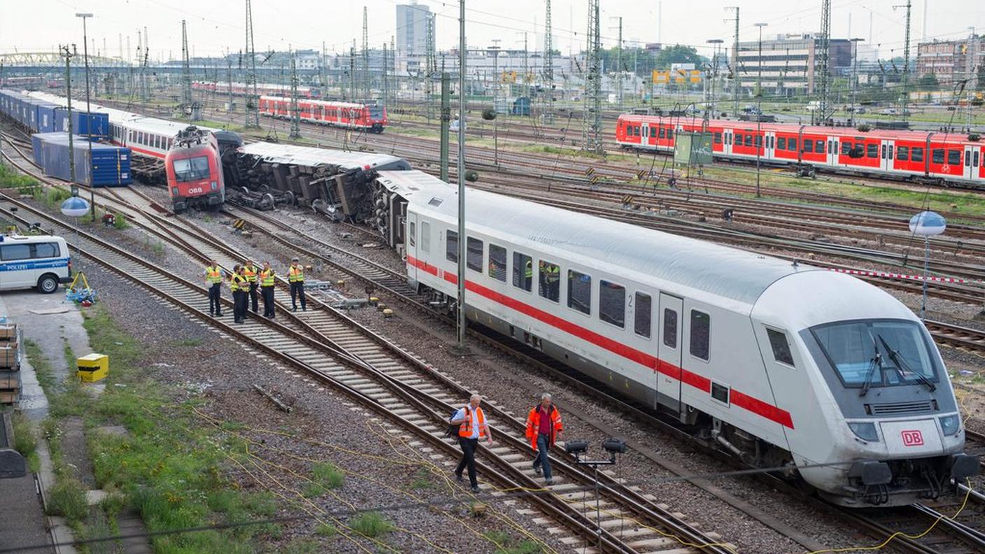La collisione ha fatto deragliare alcune carrozze dell'Eurocity
