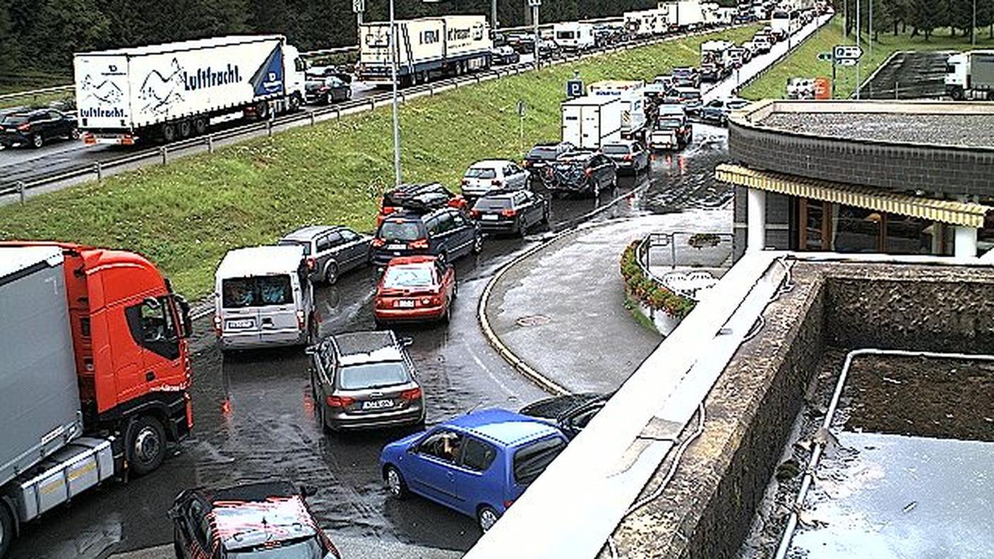 Traffico all'area di servizio di Stalvedro 