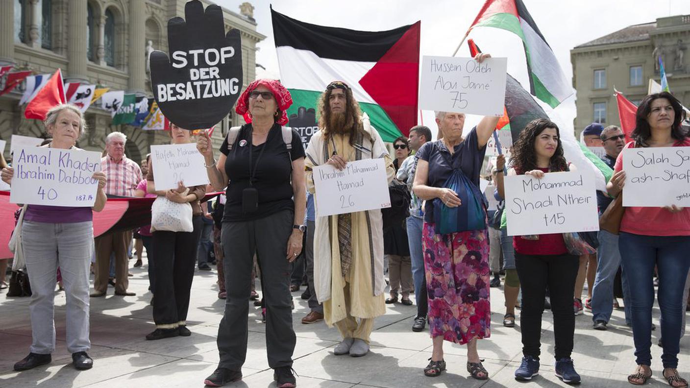 I dimostranti hanno chiesto al Consiglio federale sanzioni contro Israele