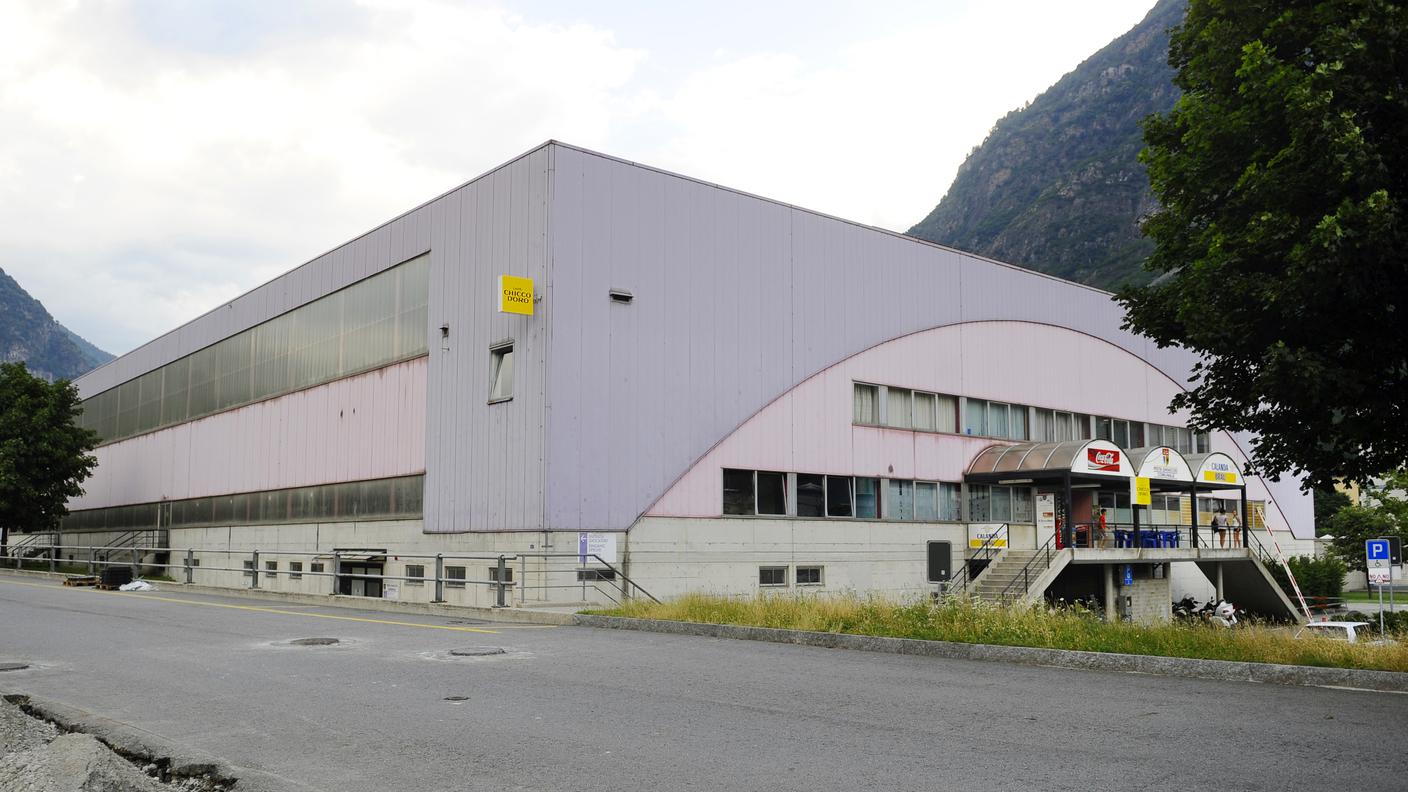 La pista del ghiaccio di Biasca resterà bloccata a lungo