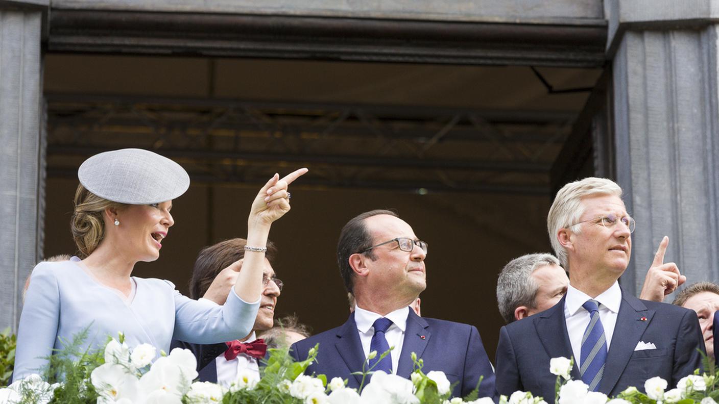 La Regina belga Mathilde, il Presidente francese François Holland e il re belga Philip