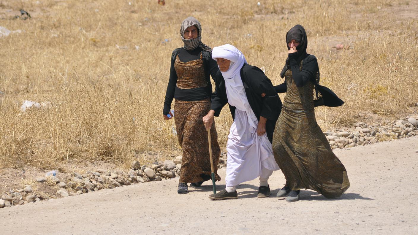 Gli yazidi in fuga dai jihadisti a Mosul