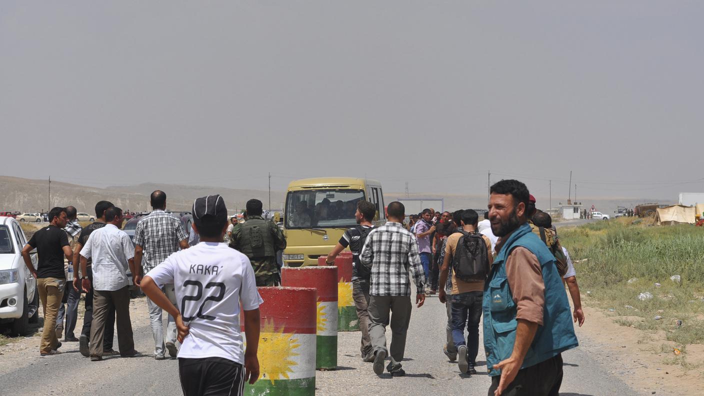 Gli yazidi in fuga dai jihadisti a Mosul