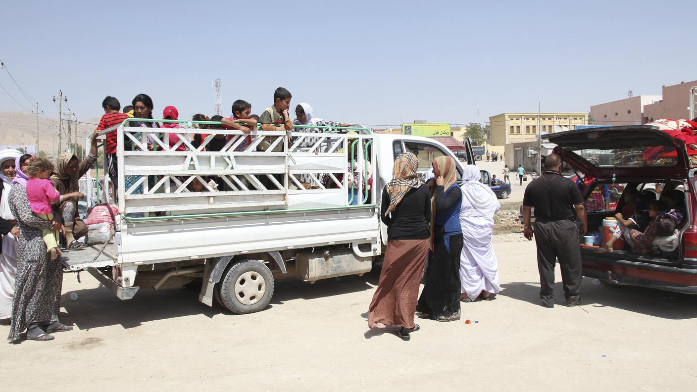 Gli yazidi in fuga dai jihadisti a Mosul
