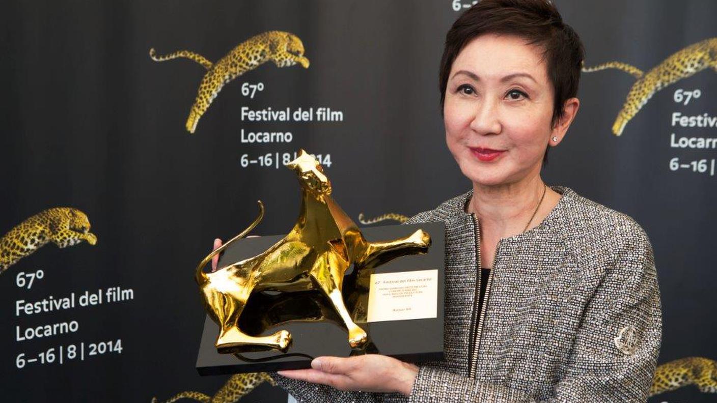 "La produttrice di Hong Kong Nansun Shi con il premio Raimondo Rezzonico"
