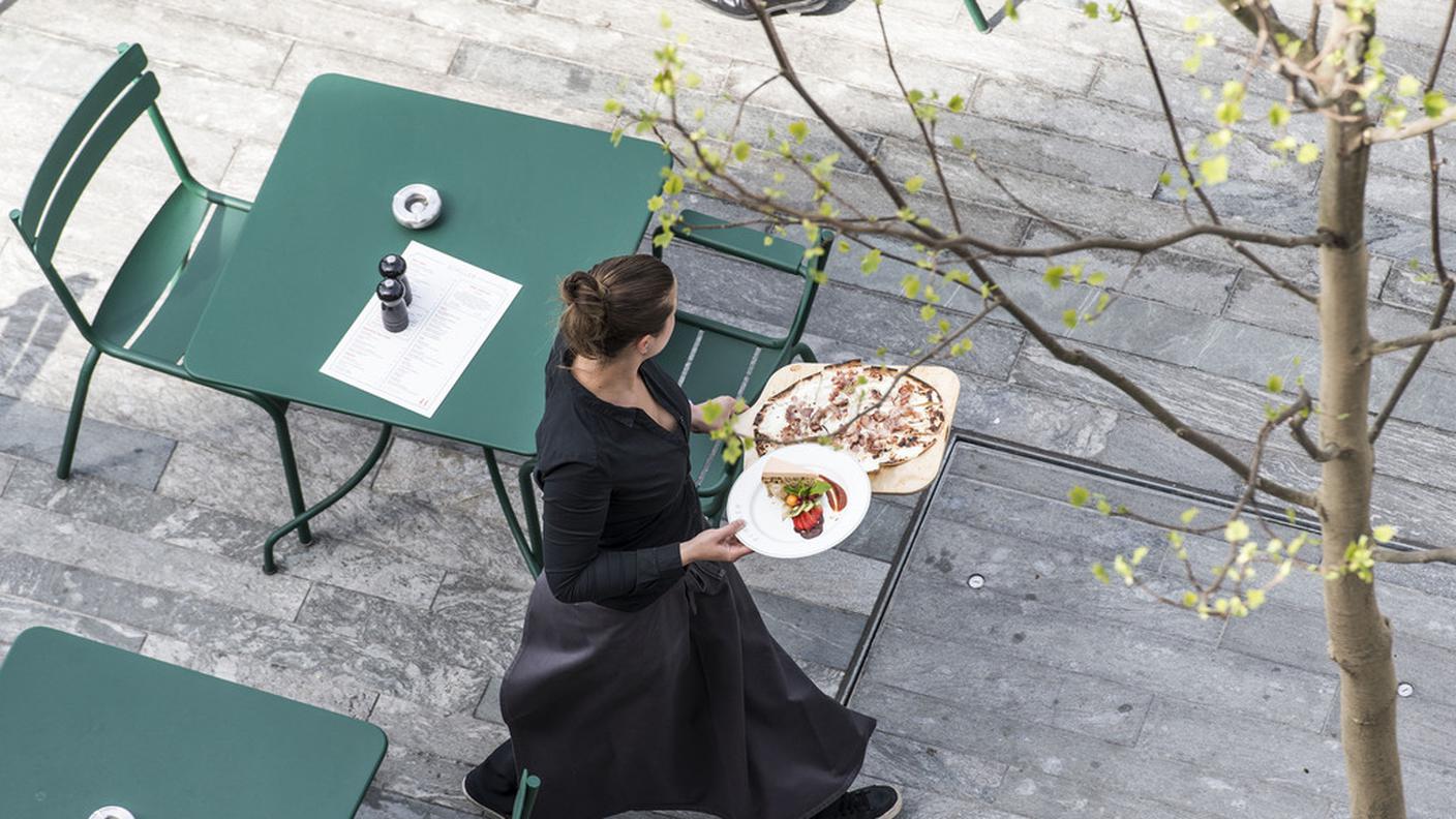 Oggi l'IVA è più alta nei ristoranti che nei take away