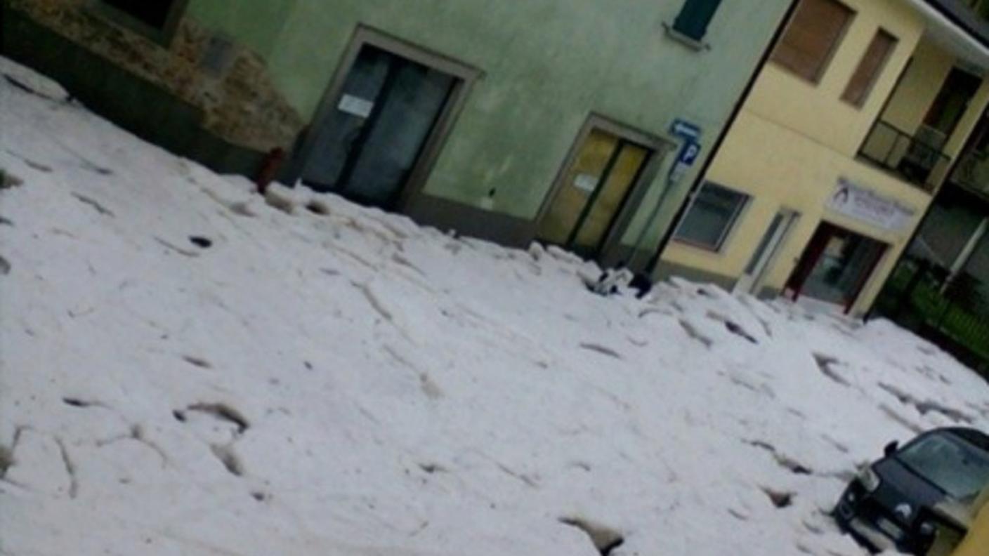 Grandine come neve