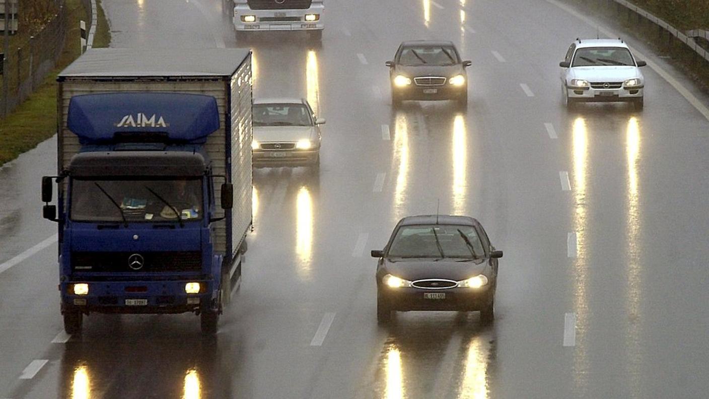 Accendere i fari è rapidamente diventato un automatismo