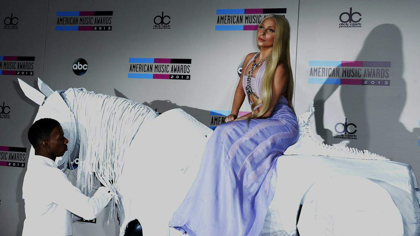 A cavallo agli American Music Awards 2013 