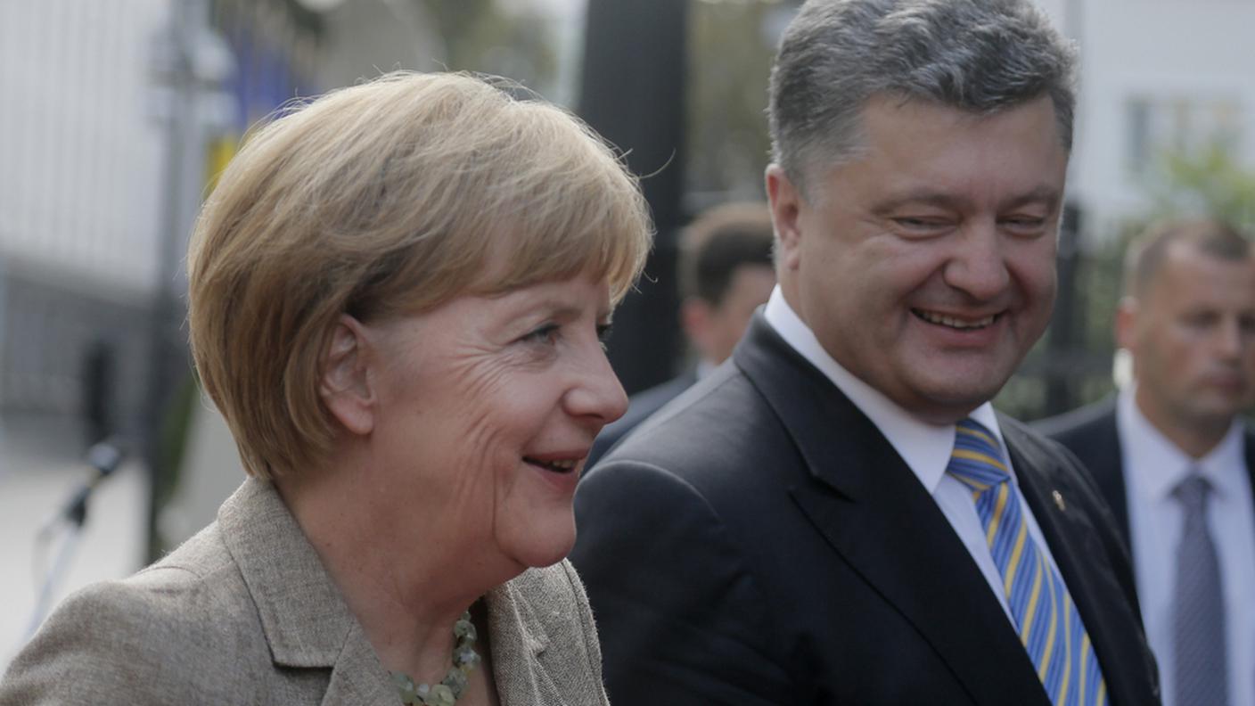 Angela Merkel e Petro Porochenko 