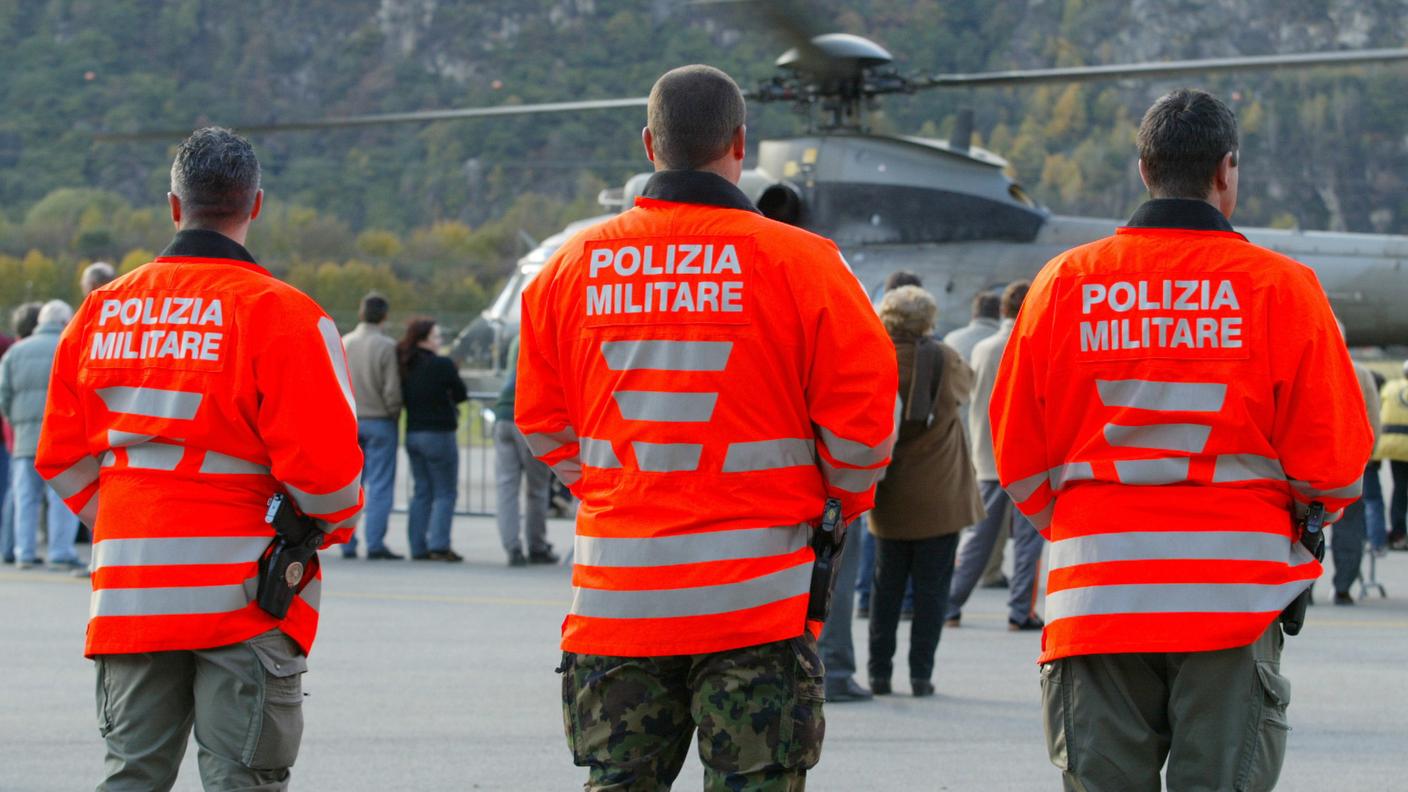L'esercito non avrebbe neanche le risorse per sositituirsi alla polizia, dice Maurer