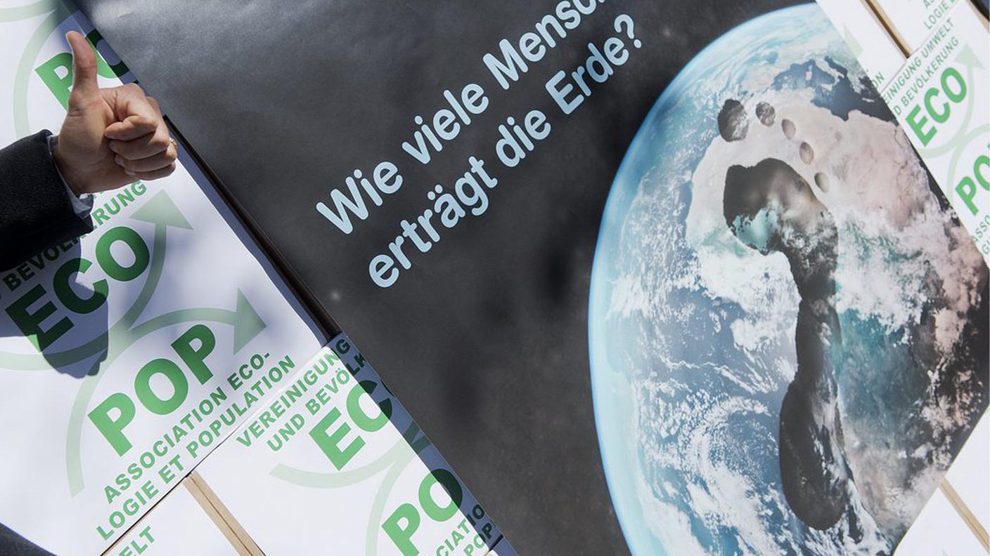 Per ecopop bisogna impiegare il 10% degli aiuti allo sviluppo al controllo delle nascite nei paesi poveri