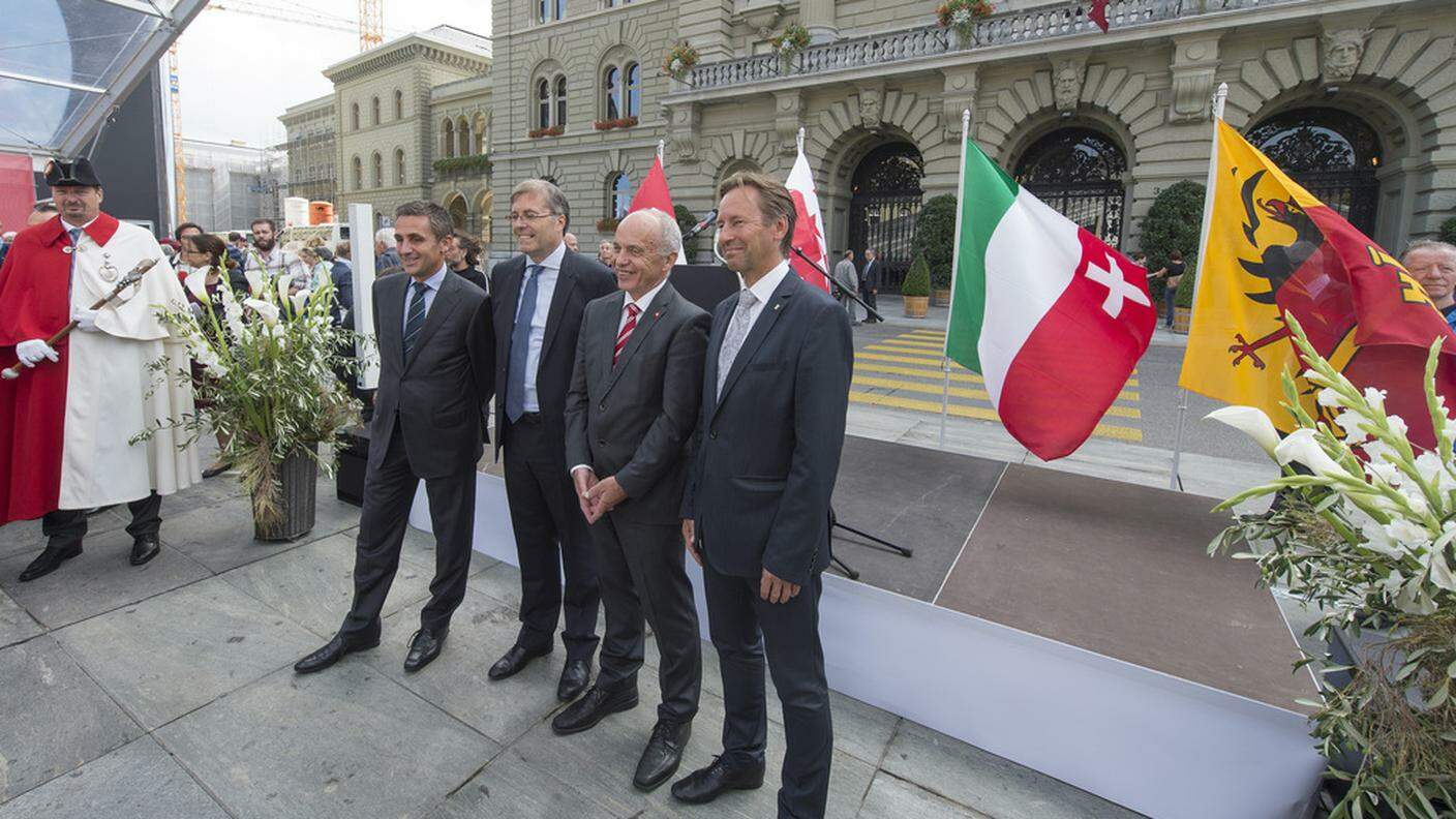 Ueli Maurer con i presidenti dei tre Governi cantonali