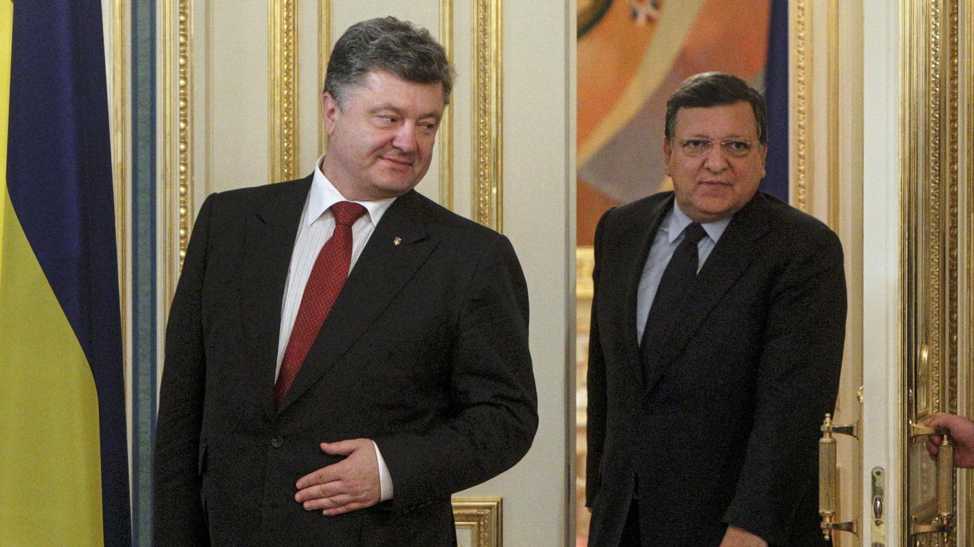 Poco prima Poroshenko, a fianco di Barroso, aveva annunciato che il trattato sarebbe stato effettivo da novembre