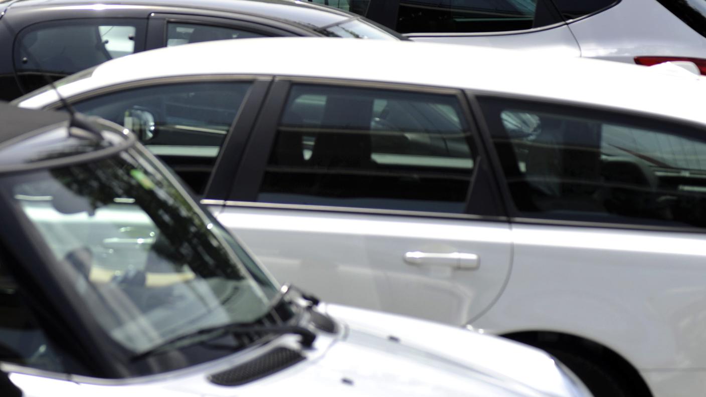 Tra i veicoli figurano: Mercedes, VW, BMW e Range Rover