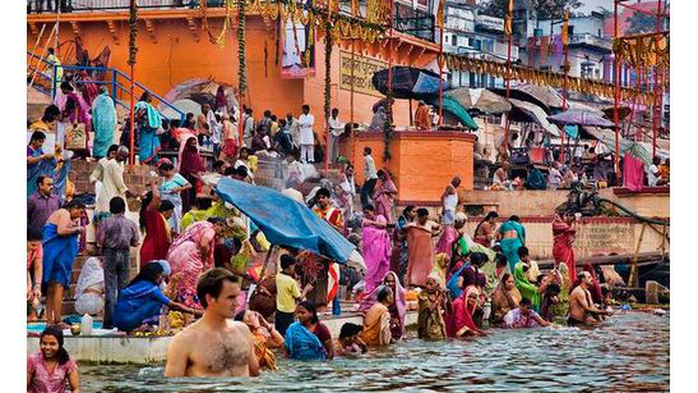 Un bagno nelle sacre acque del Gange