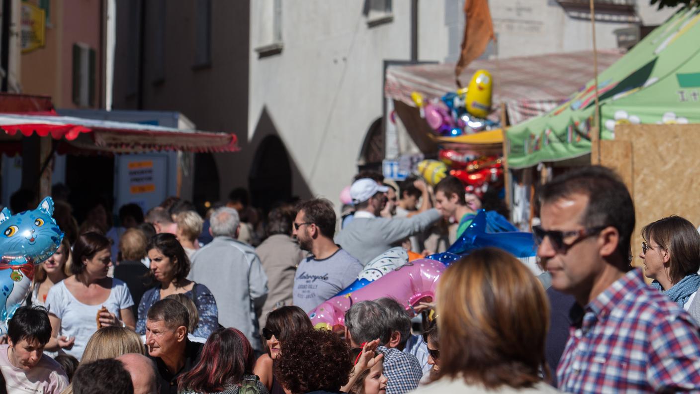 Tanta gente e sole alla sagra