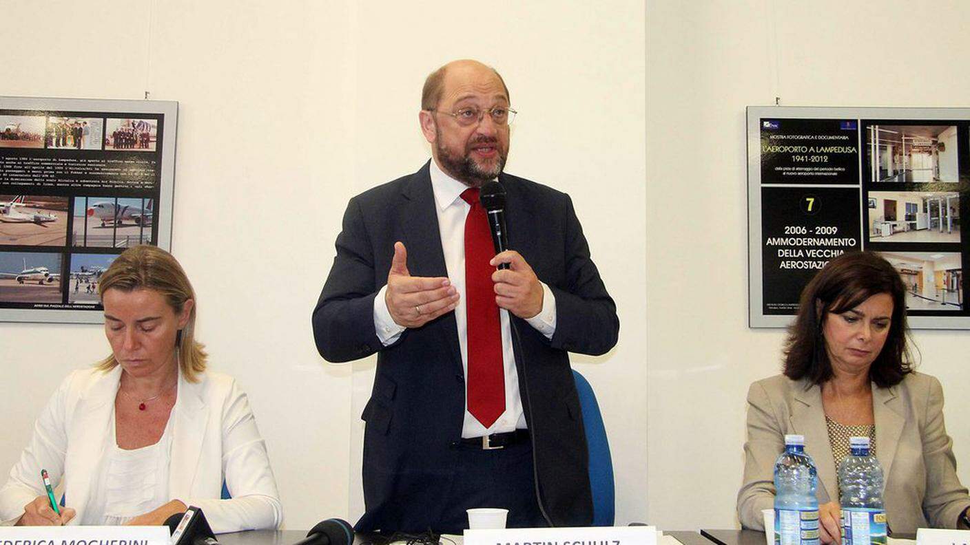 Martin Schulz durante la conferenza stampa, con Federica Mogherini e Laura Boldrini
