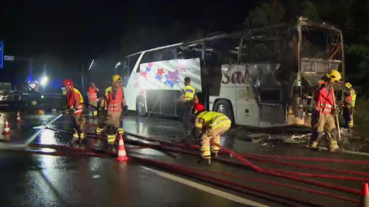 bus in fiamme.JPG