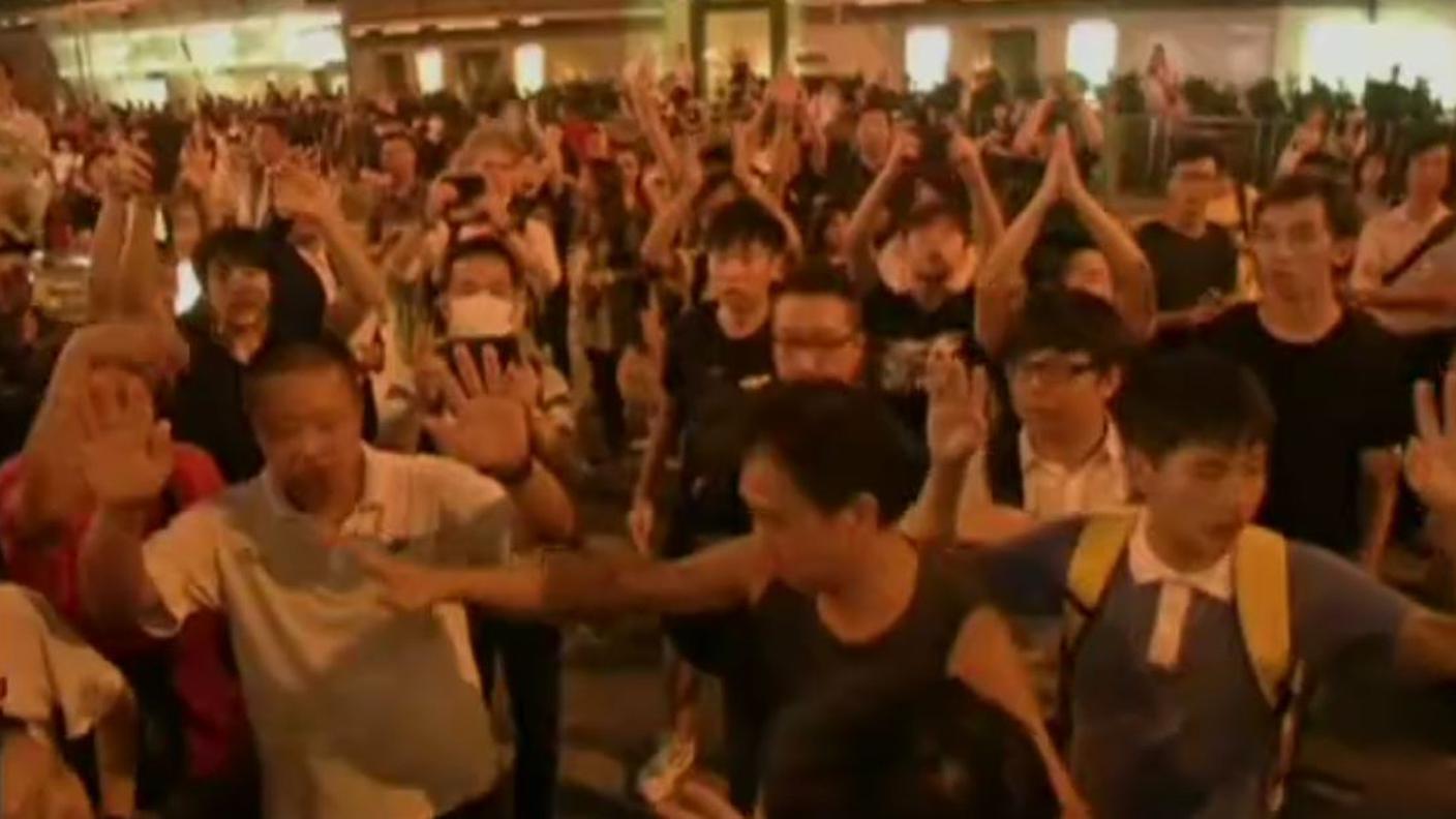 manifestanti hong kong.JPG