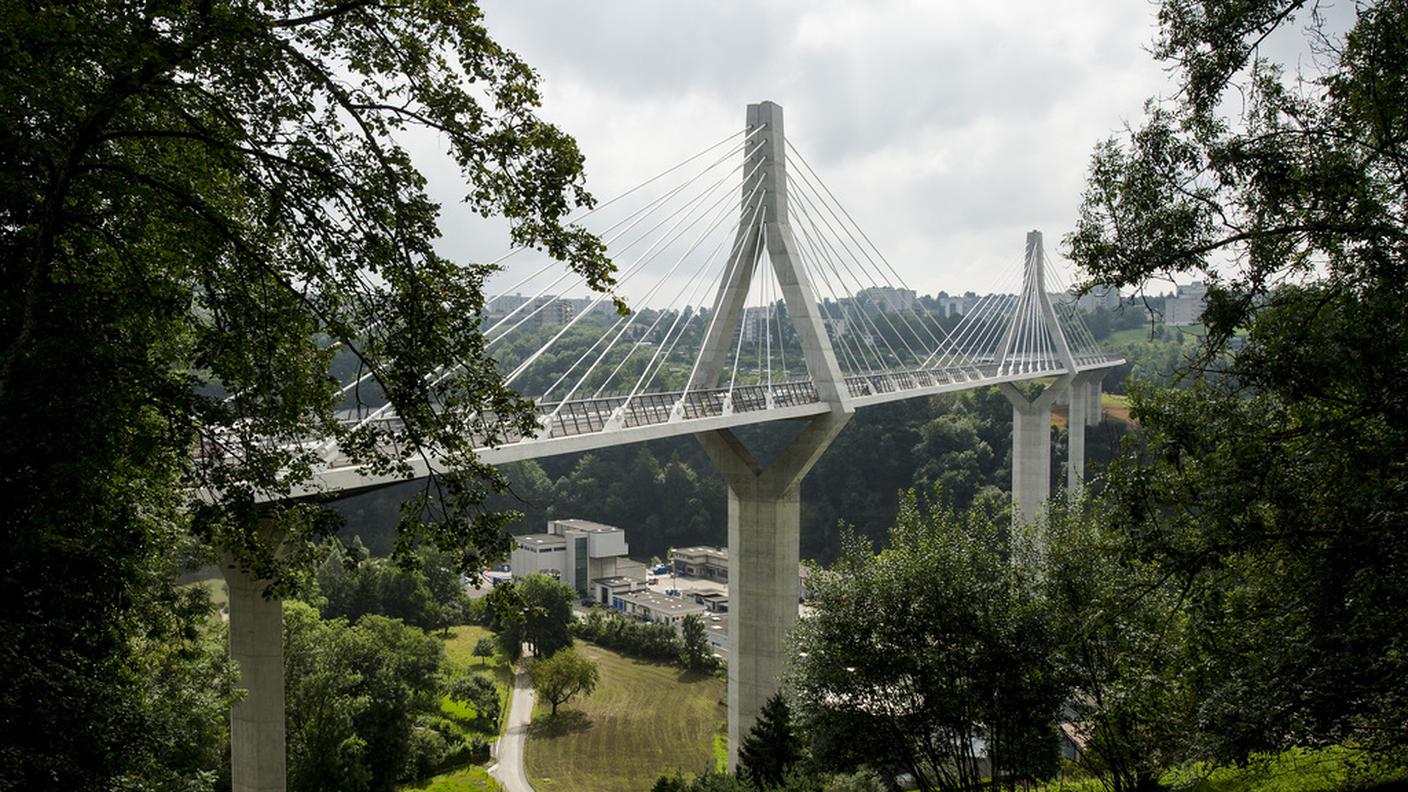 Il ponte della Poya sarà aperto al traffico domenica 12 ottobre.jpg