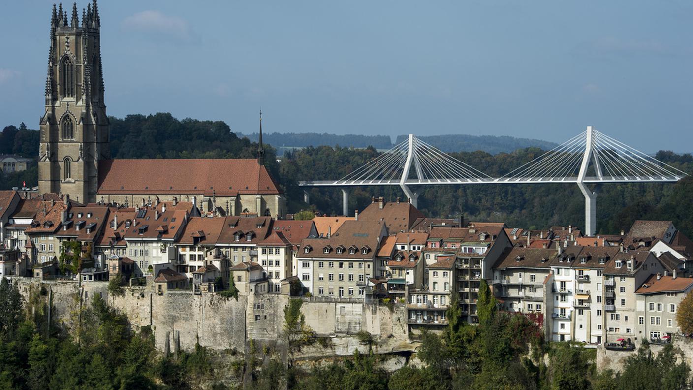 Il ponte della Poya e la cattedrale di Friburgo.jpg