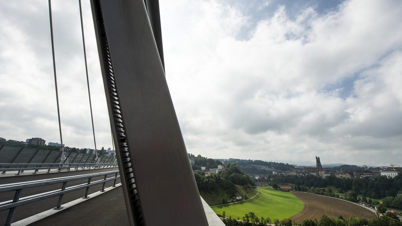 Il panorama della città di Friburgo dal nuovo ponte.jpg
