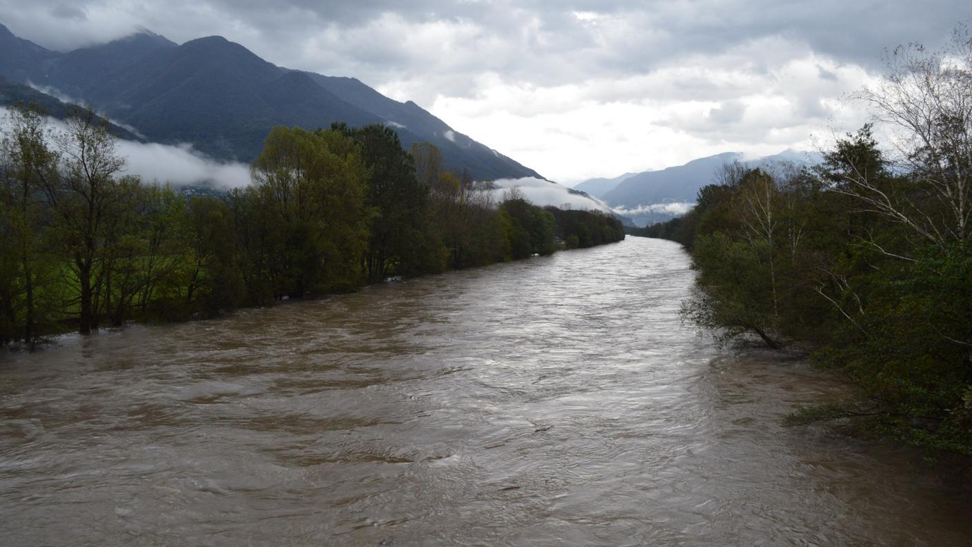 Maltempo, il fiume Ticino