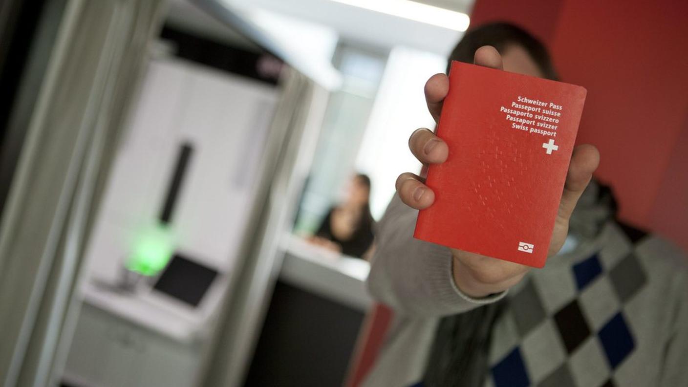 Per Operazione Libero il passaporto svizzero va ottenuto in 3-5 anni