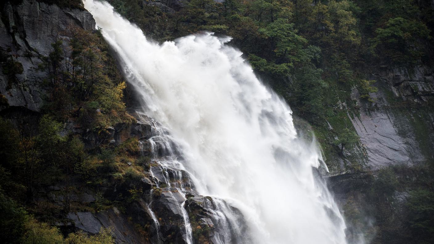 Una cascata ingrossata vicino a Faido