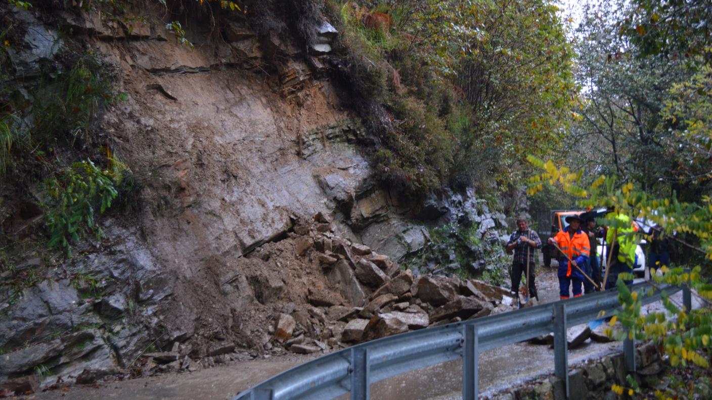 La frana sulla strada tra Locarno-Monti e Brè