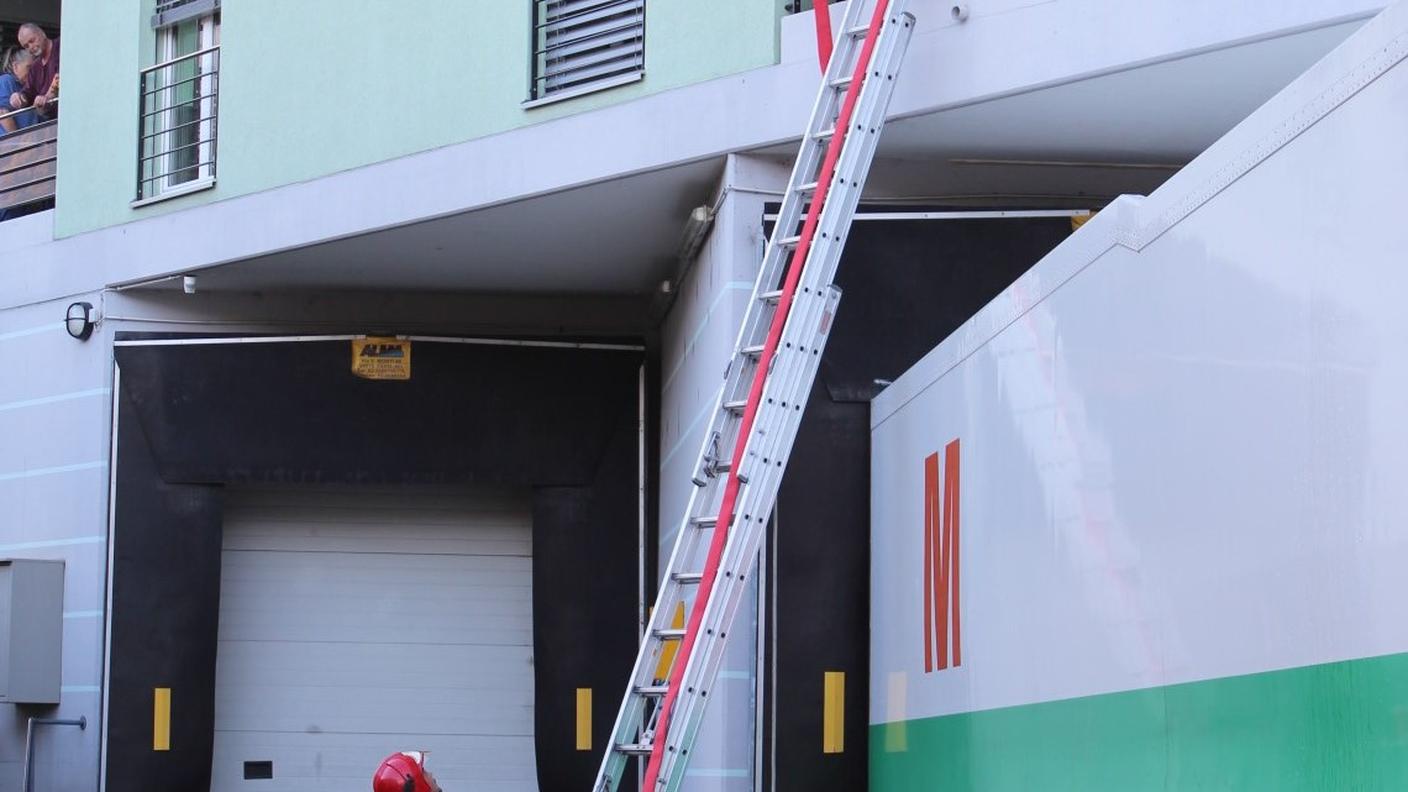 I pompieri sono riusciti a domare le fiamme sul nascere