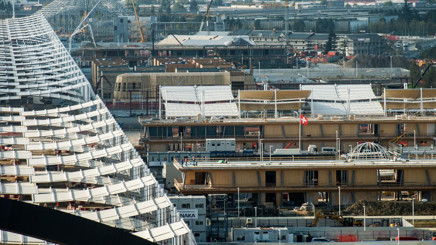 Il padiglione svizzero dell'Expo 2015 in costruzione