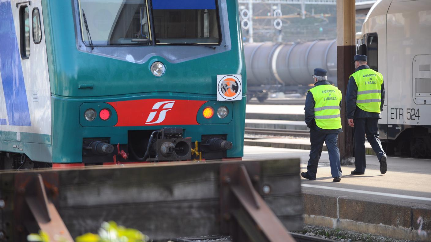 I treni locali diretti a sud non andranno oltre la stazione di Chiasso